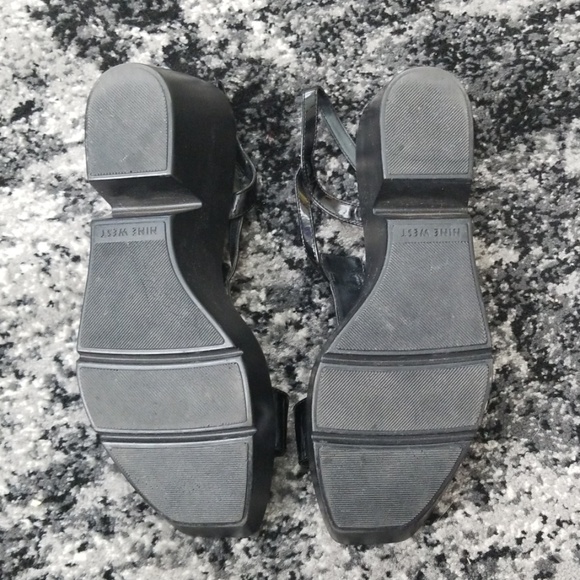 Black heels - Picture 2 of 4